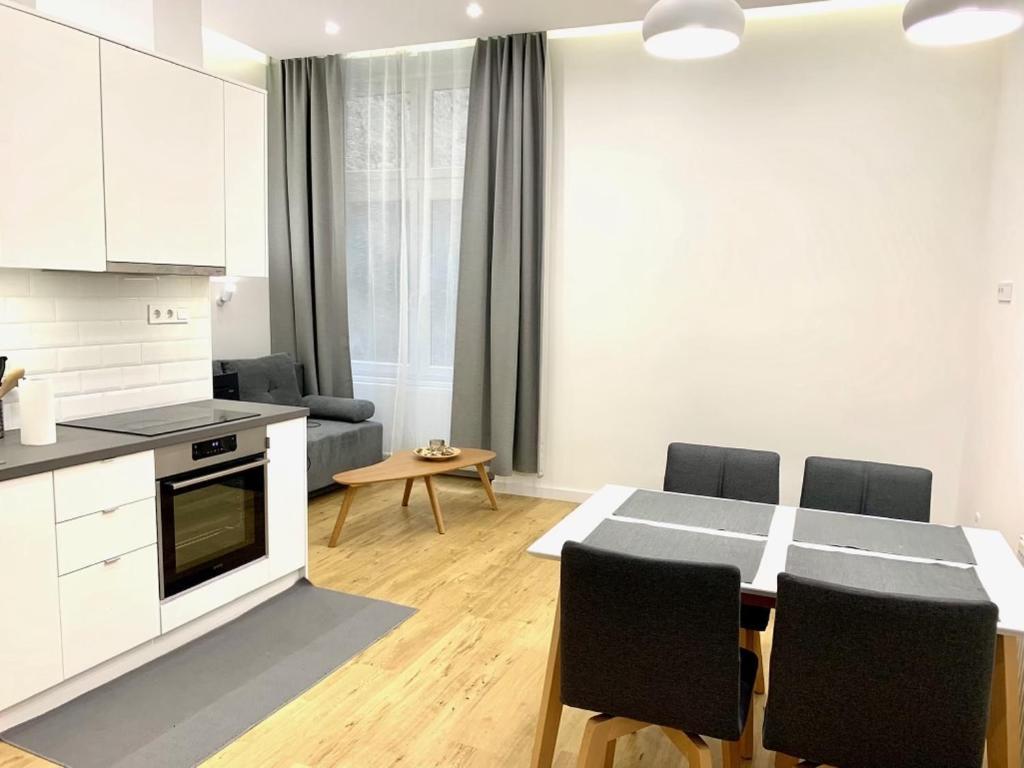 Colton Budapest Paulay Apartments エクステリア 写真