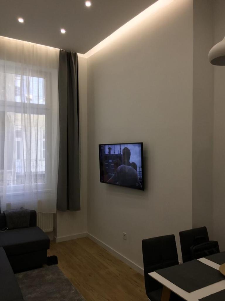 Colton Budapest Paulay Apartments エクステリア 写真